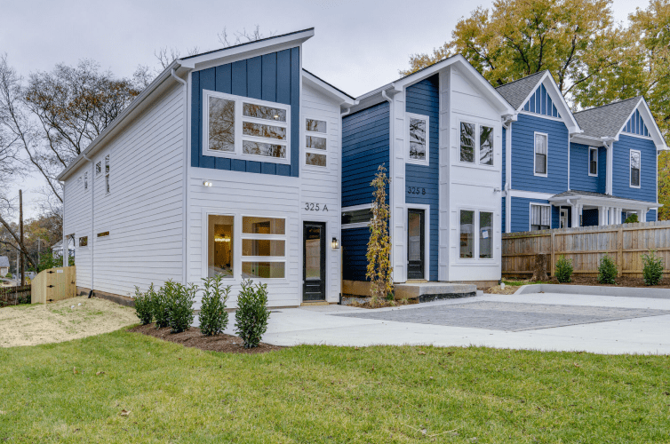A picture of a duplex home from the exterior of the home