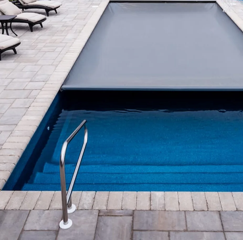 Swimming pool with cover